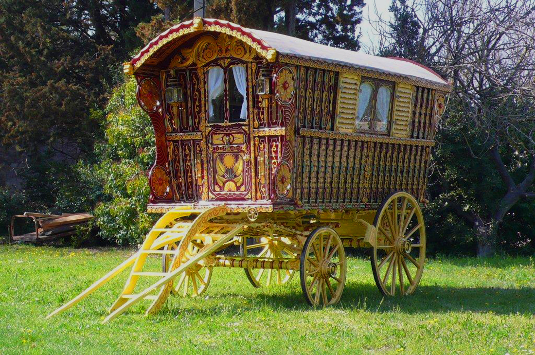 1902 original Hearst gypsy wagon full 1